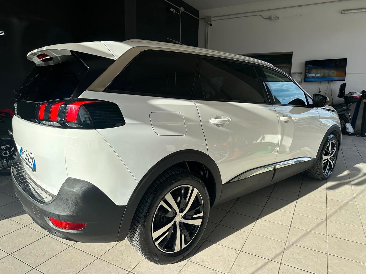 Peugeot 5008 7 POSTI