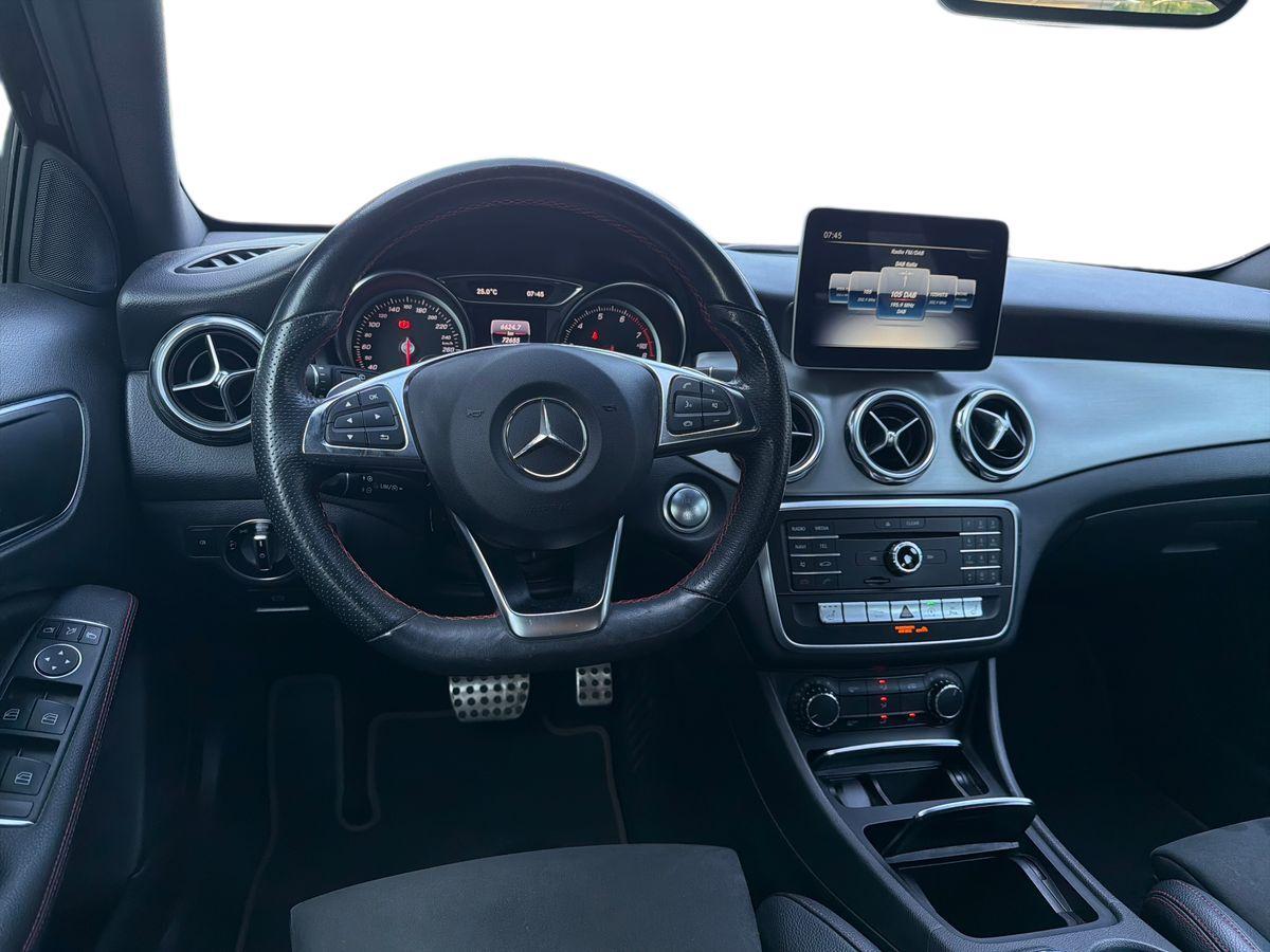 Mercedes-Benz GLA 180 Premium auto