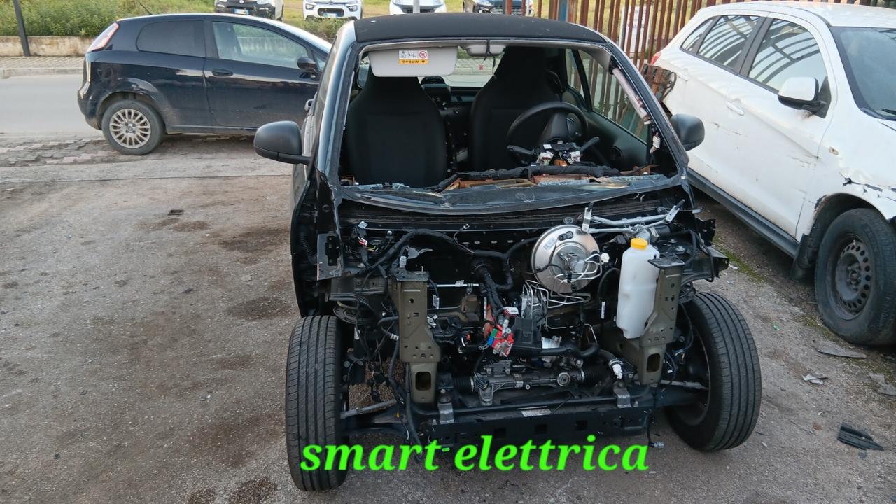 Smart ForTwo incidentata sinistrata mondialcars 022