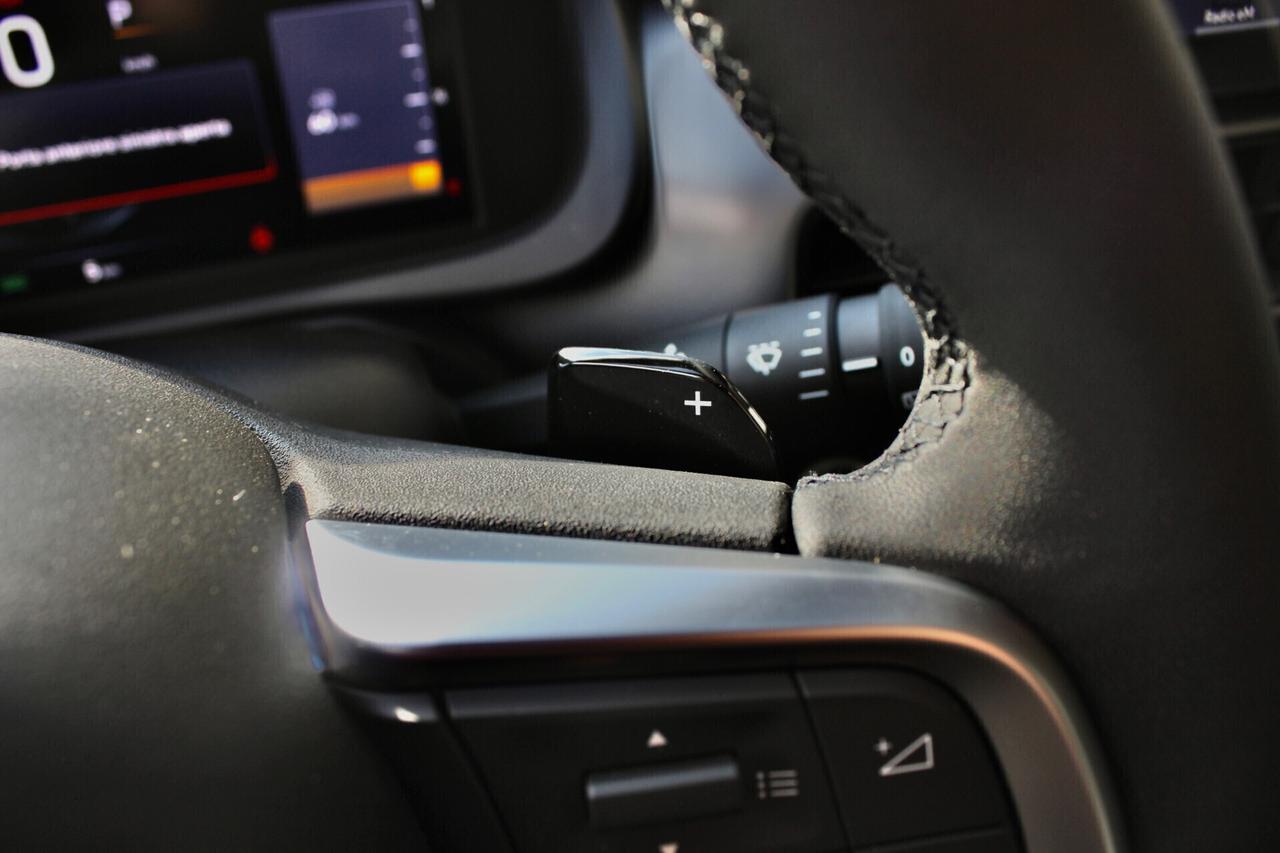 JEEP AVENGER 1.2 Turbo HYBRID SUMMIT CAMERA 180° PADDLE AL VOLANTE