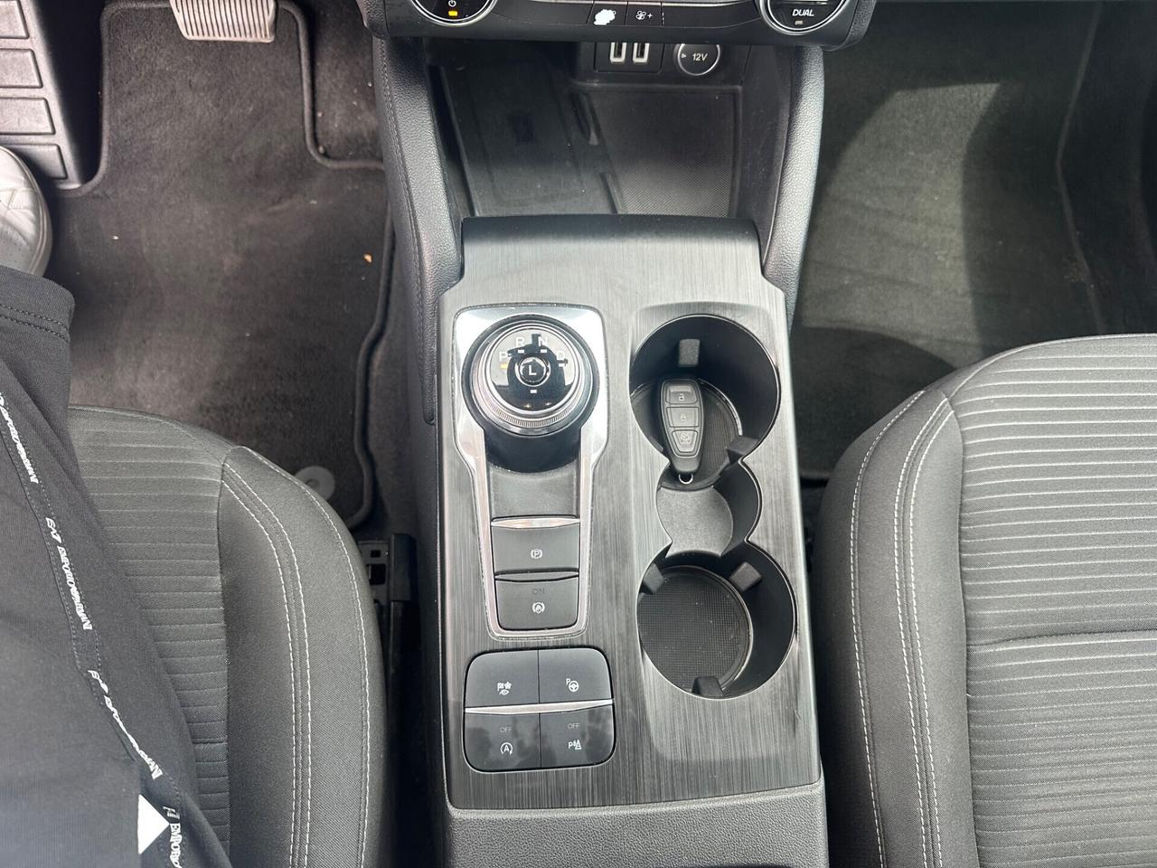 Ford Kuga----d-i-e-s-e-l---- s.u.p.e.r...b.e.l.l.a. Titanium