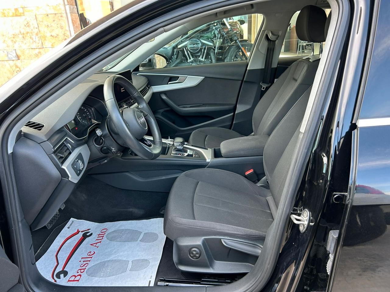 Audi A4 Avant 30 2.0 tdi mhev Business 136cv s-tronic
