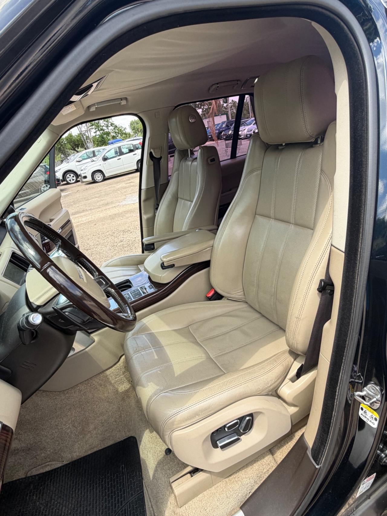 Range Rover IV 3.0 tdV6 Vogue automa Navi Pelle Memory Vetri Prive Gomme nuove Motore Turbina nuovo