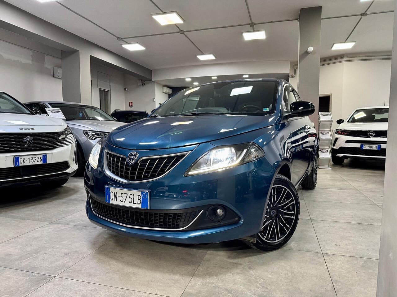 Lancia Ypsilon 1.0 FireFly S&S Hybrid 2023