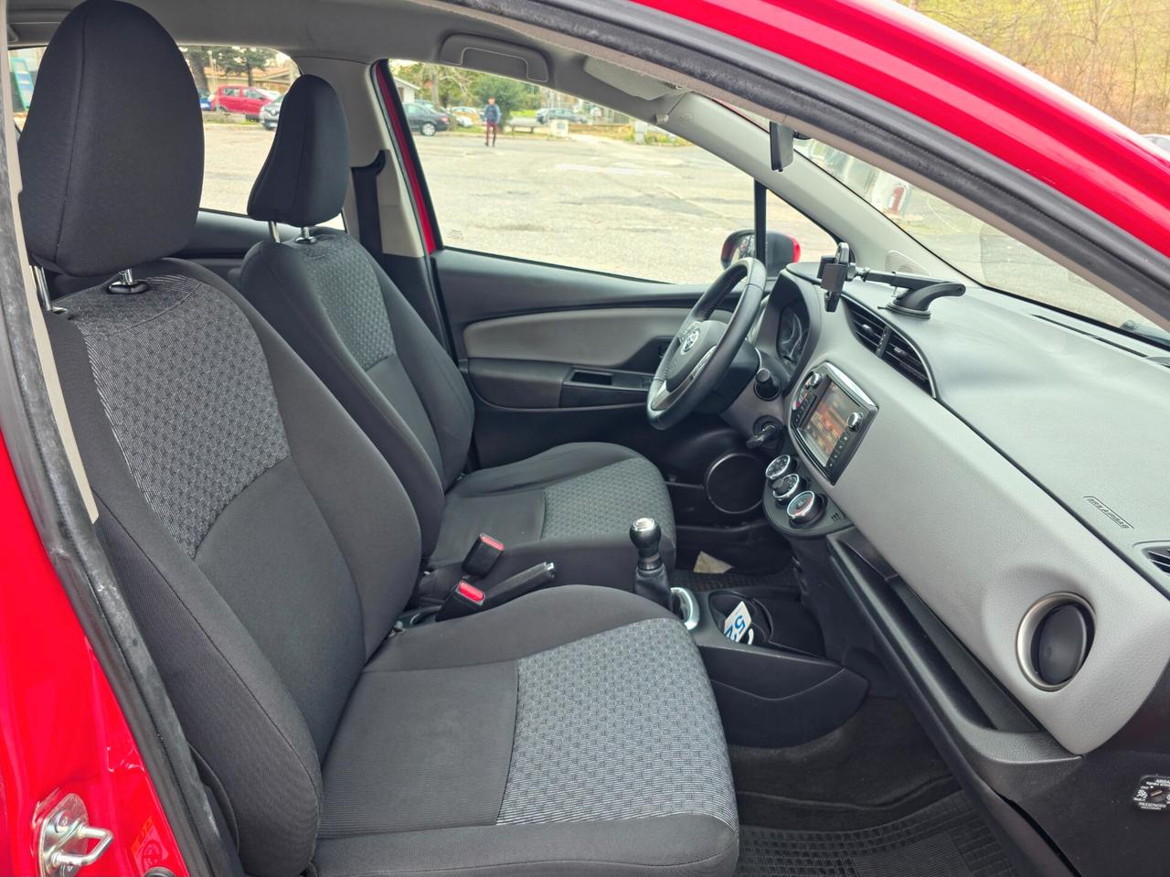 Toyota Yaris 1.0 5 porte Lounge 2015-E5 Manuale NEO