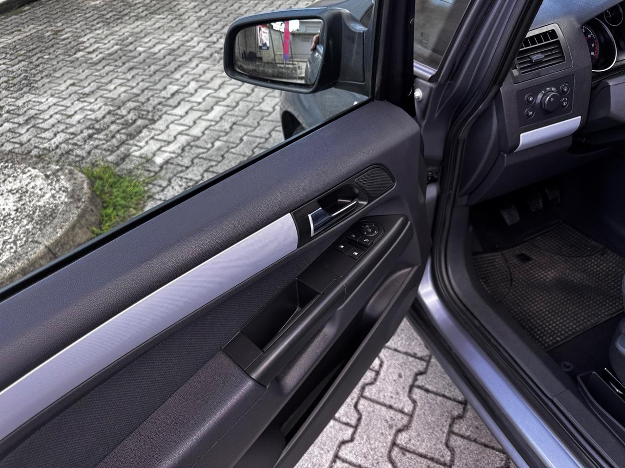 Opel Zafira 1.6 16V GPL gancio traino 7 posti
