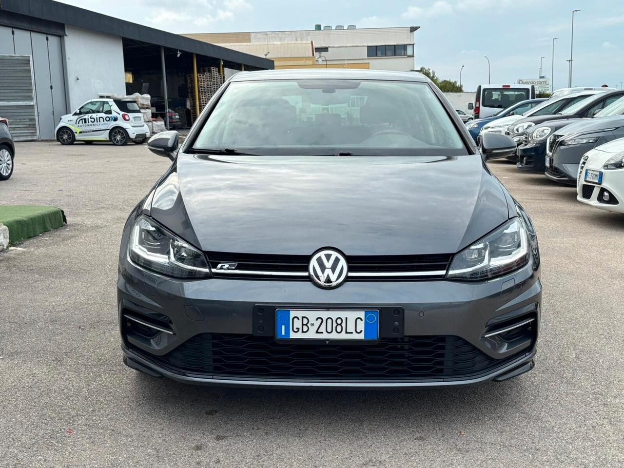 Volkswagen Golf 2.0 DSG 5p. R-Line
