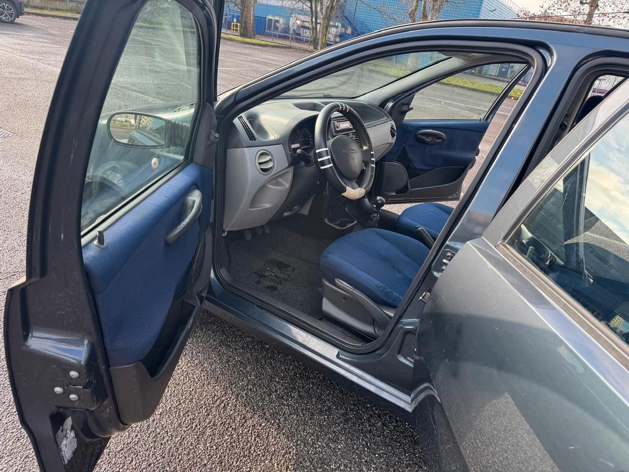 Fiat Punto 1.2i cat 5 porte ELX