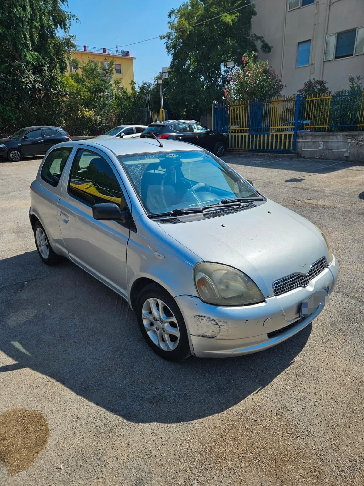 Toyota Yaris 1.0i 16V cat 3 porte