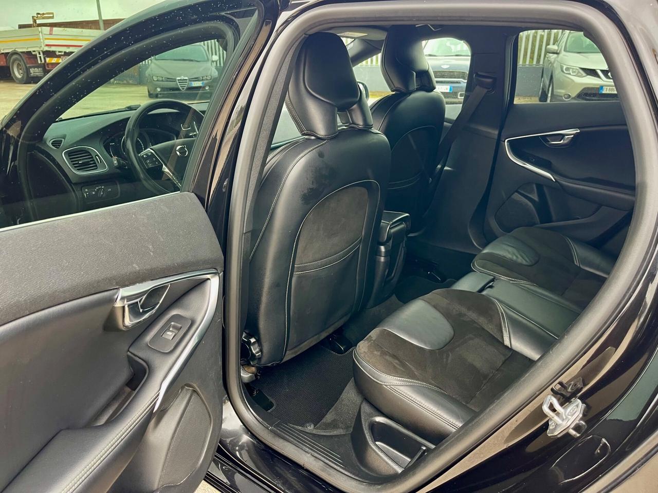 VOLVO V40 2.0 D2 120CV R-DESIGN FULL LED MY17