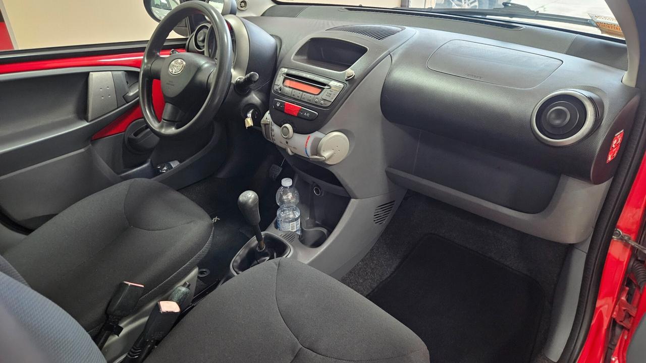 Toyota Aygo 1.0 12V VVT-i 5 porte Sol