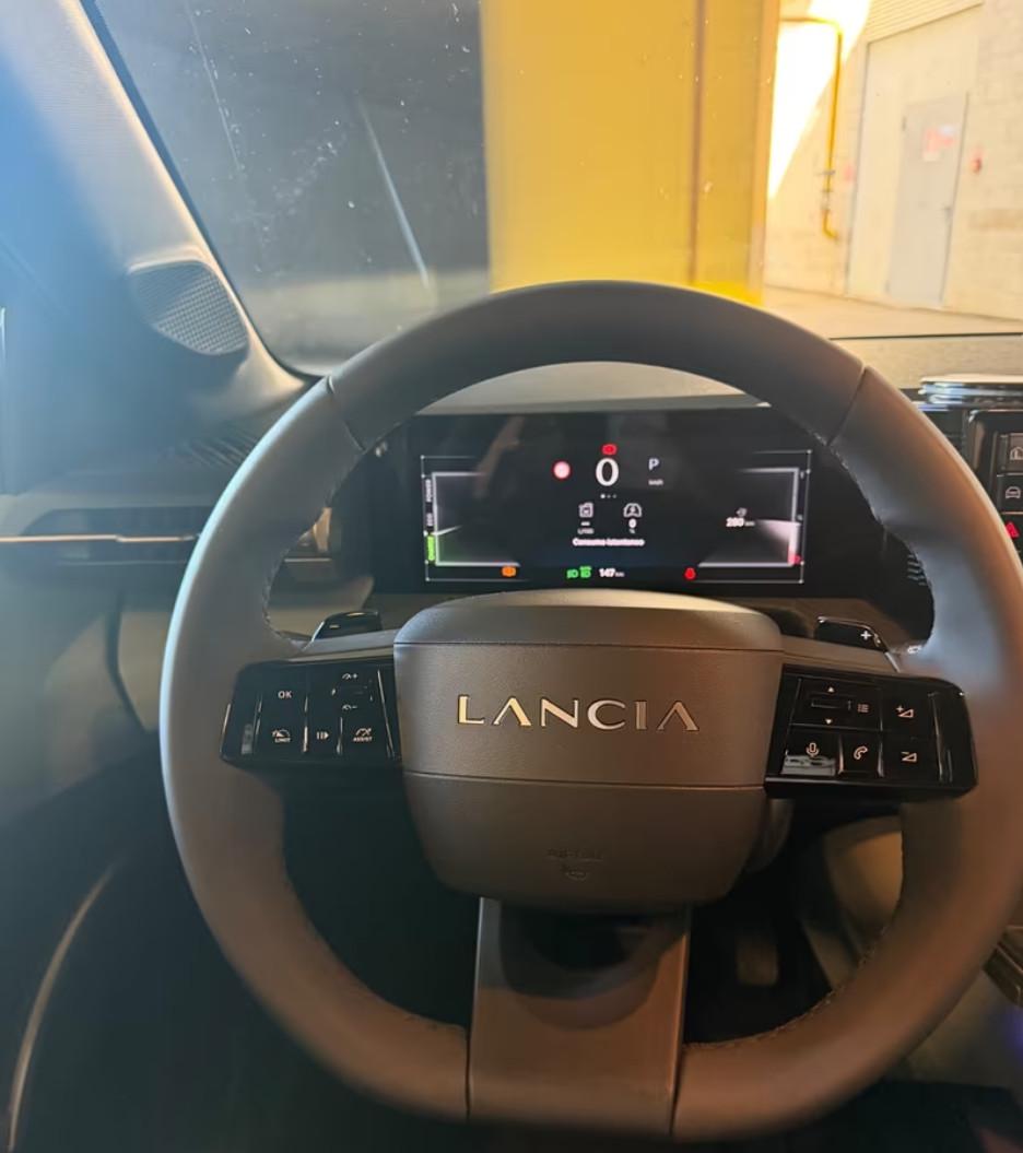 Lancia Ypsilon 1.2 mhev 110cv e-dct