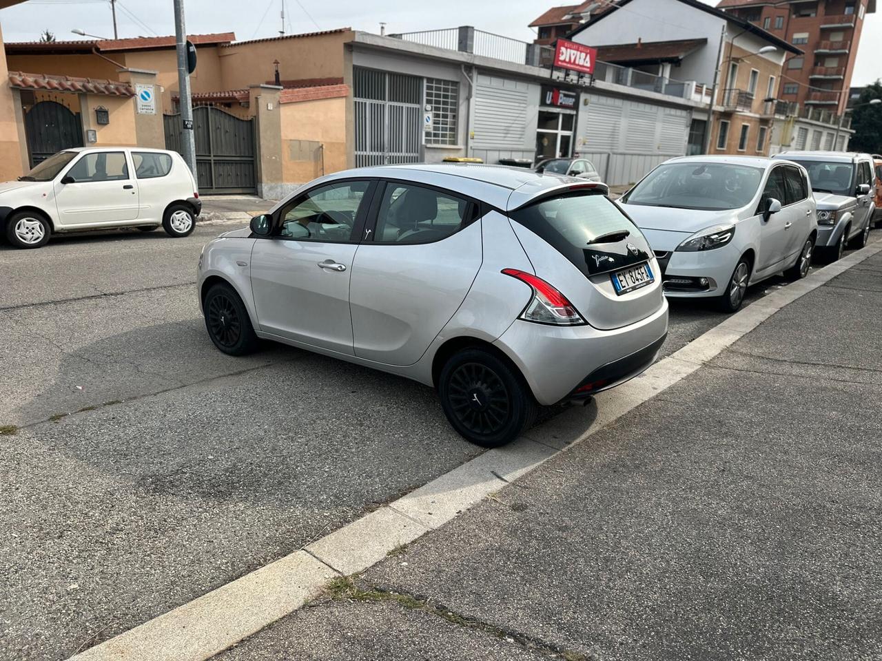 Lancia Ypsilon 1.2 69 CV 5 porte Elefantino