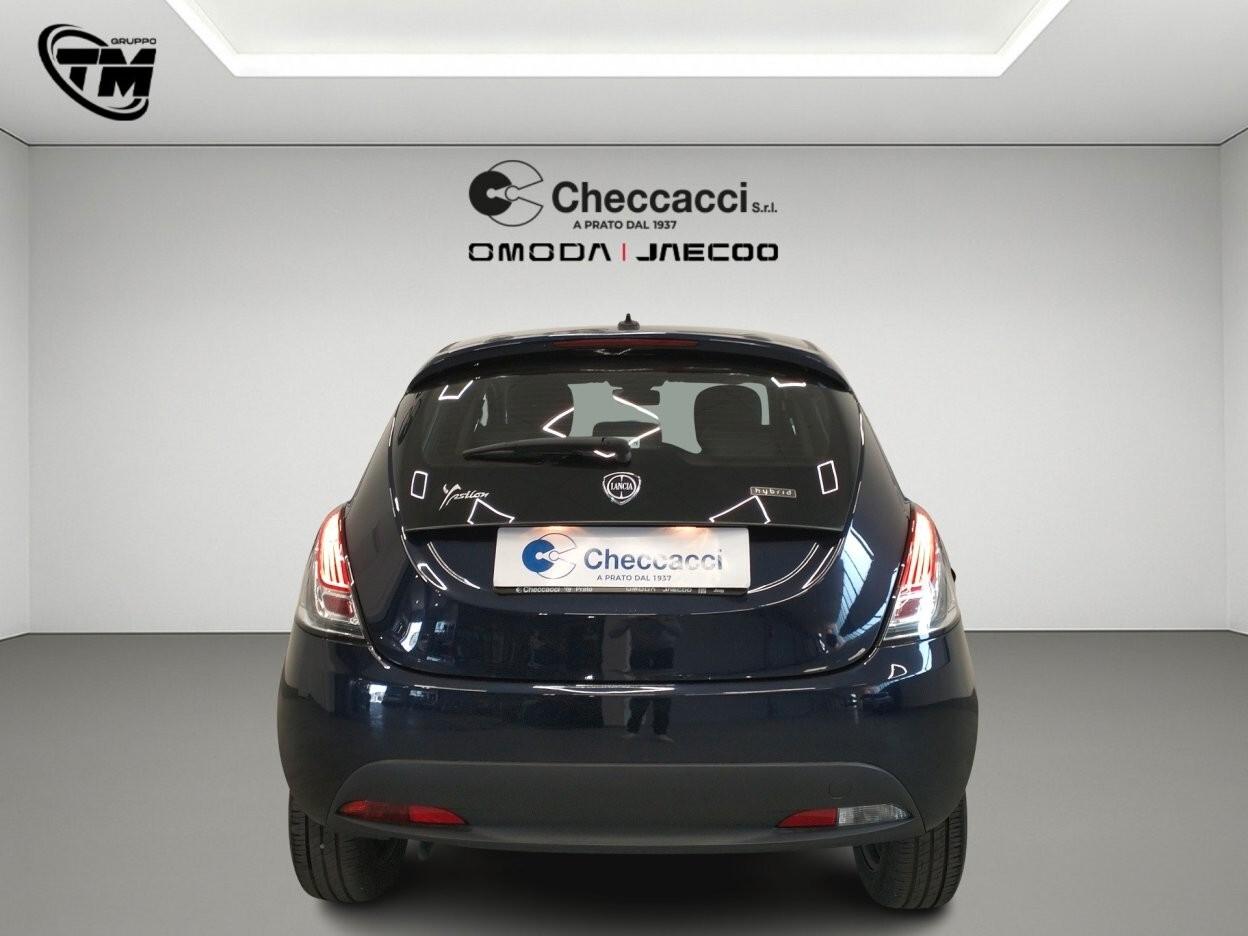Lancia Ypsilon 1.0 FireFly 5 porte S&S Hybrid Ecochic Silver