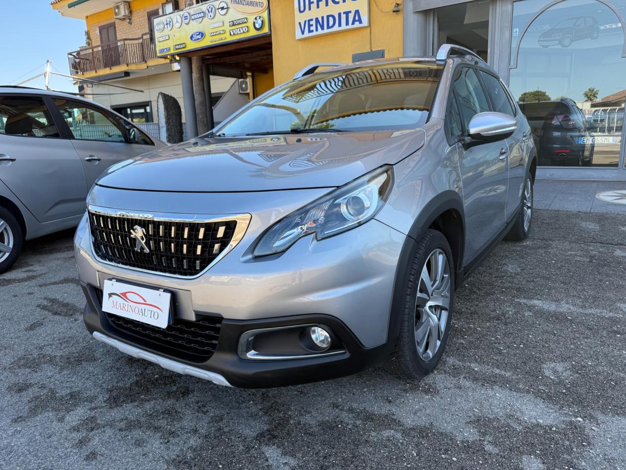 Peugeot 2008 BlueHDi 100 S&S Black Matt