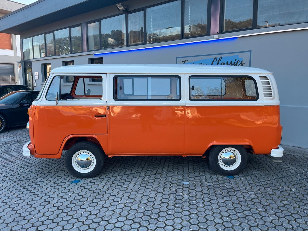 Volkswagen T2 8 posti walkthrouth