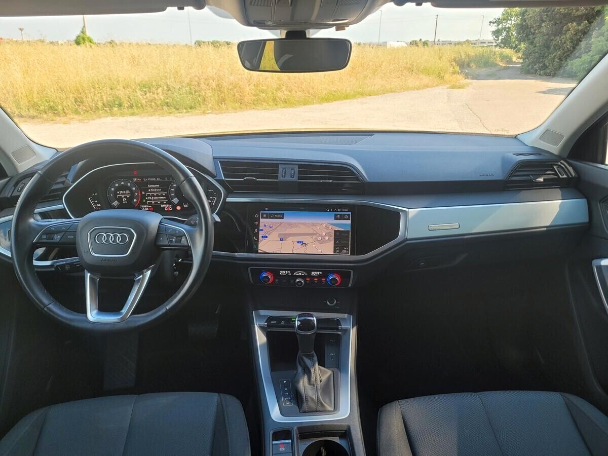 Audi Q3 45 TFSI e S tronic Business