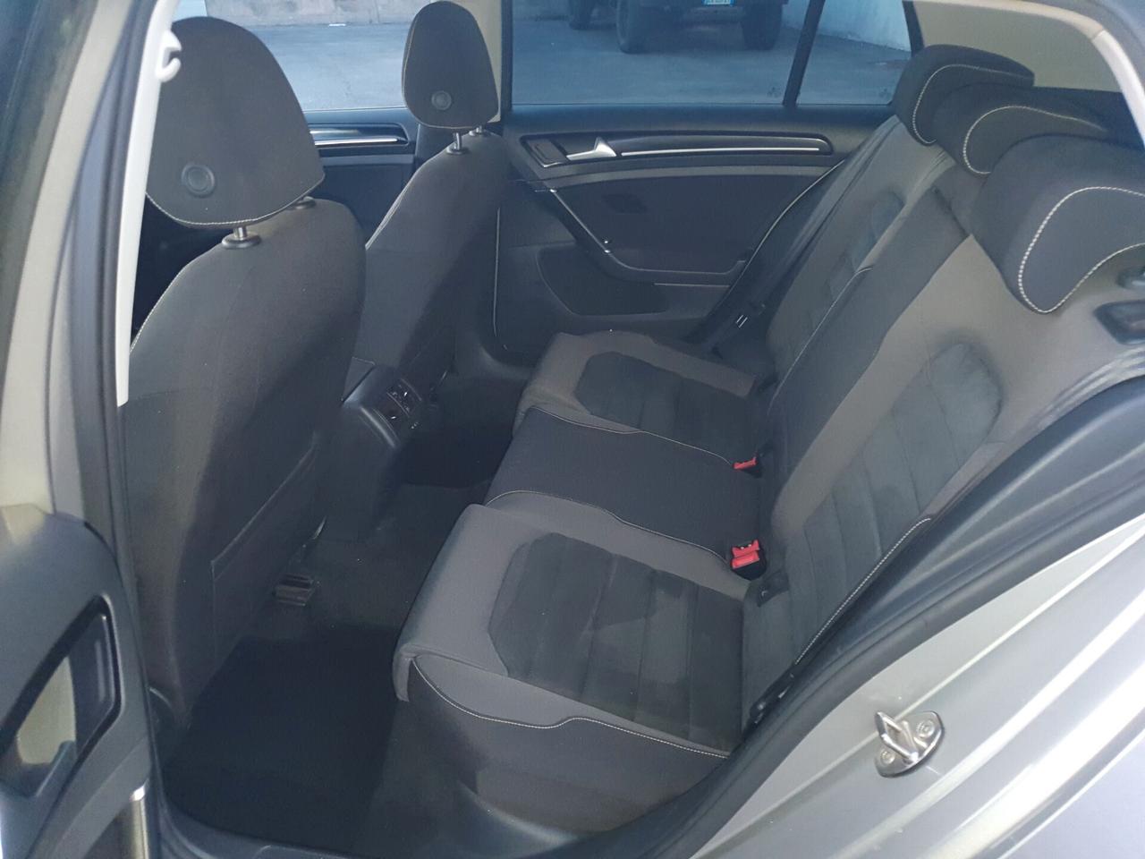 Volkswagen Golf 1.6 TDI 110 CV Highline BlueMotion 2016 Neop