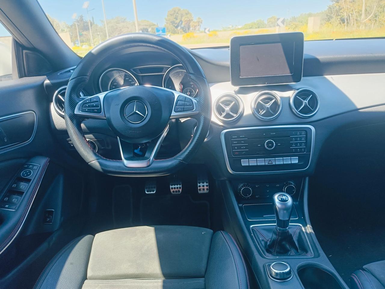 Mercedes-benz CLA 180 d Premium AMG