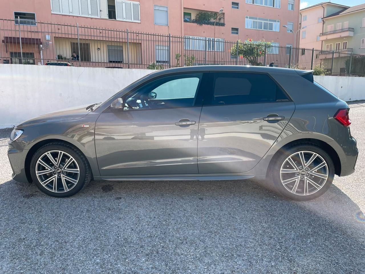 Audi A1 Sportback 1.0 TFSI Stronic S line edition 110 cv