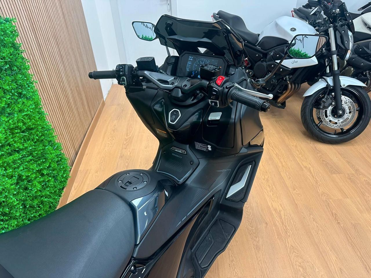 YAMAHA TMAX T-MAX T MAX 560 TECH - 2023 9.000KM