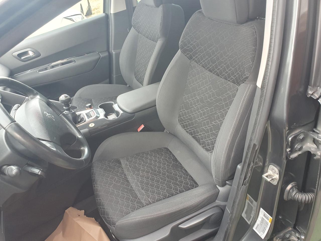 Peugeot 3008 1.6 HDi 115CV Business