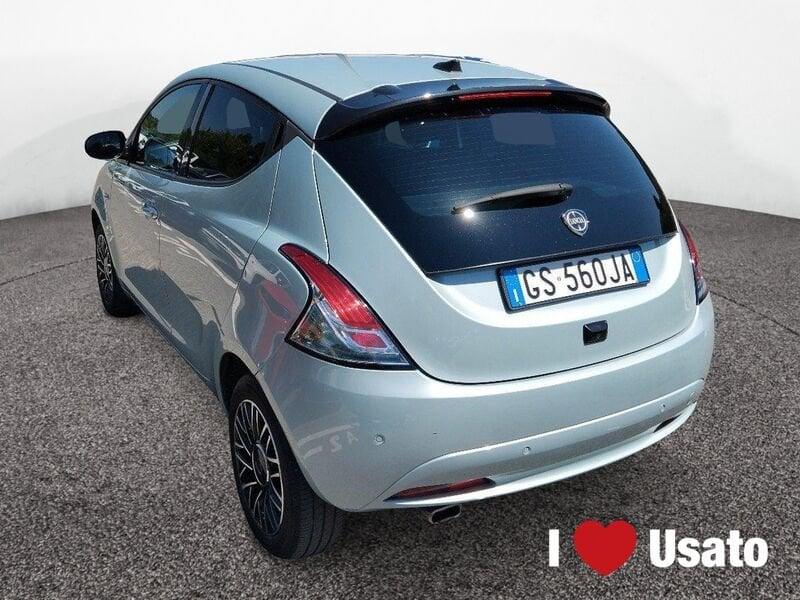 Lancia Ypsilon NUOVA My24 1.0 Firefly 70 CvStart&Stop Hybrid Oro