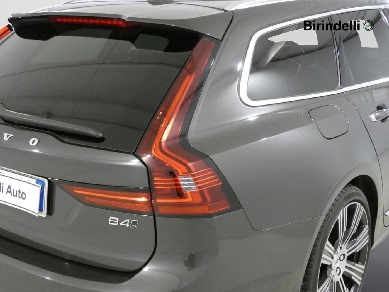 VOLVO V90 (2016-->) - V90 B4 (d) AWD Geartronic Inscription