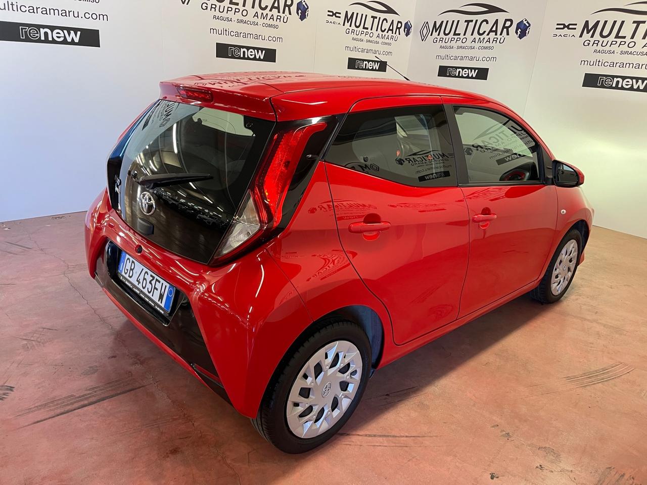 Toyota Aygo Connect 1.0 VVT-i 72 CV 5 porte x-wave grey