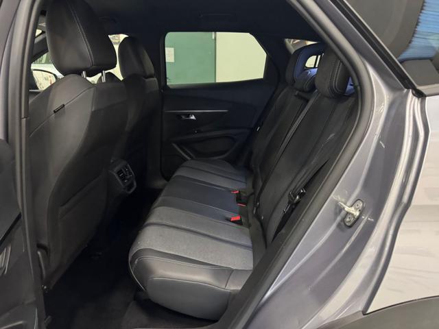 PEUGEOT 3008 PureTech Turbo 130CV Allure NAVI+RETR.