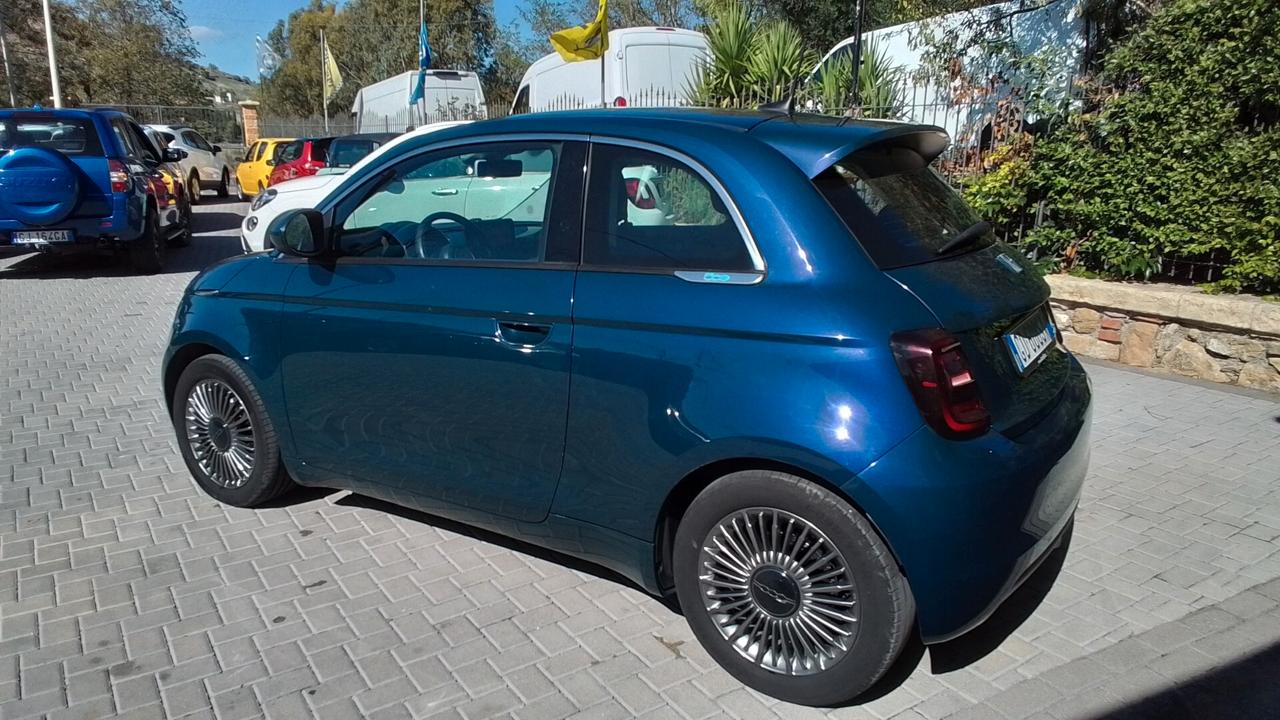 Fiat 500 elettrica 42 kW IVA ESPOSTA