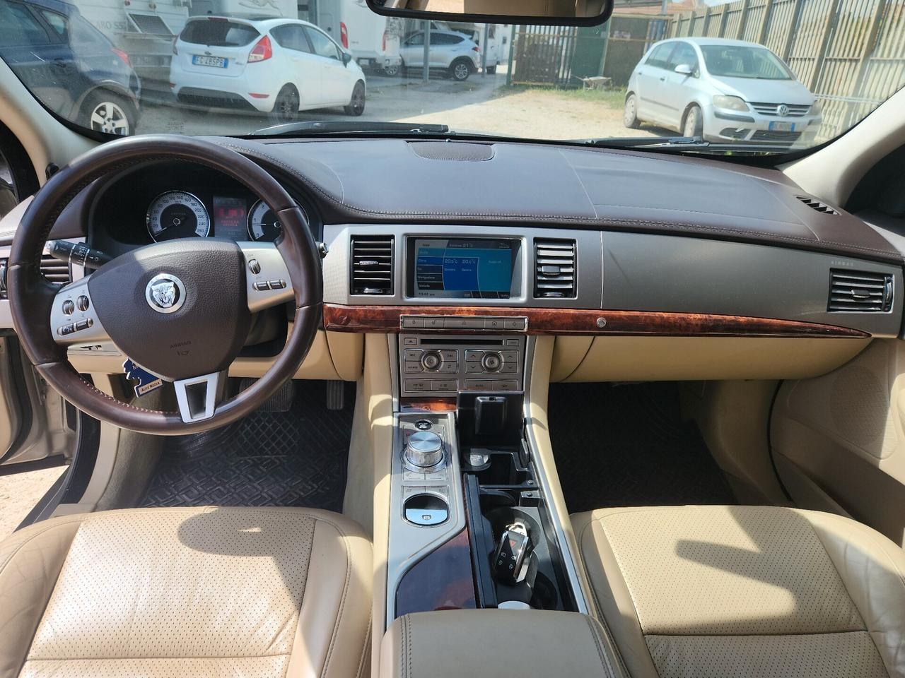 Jaguar XF 3.0 D V6 Premium Luxury