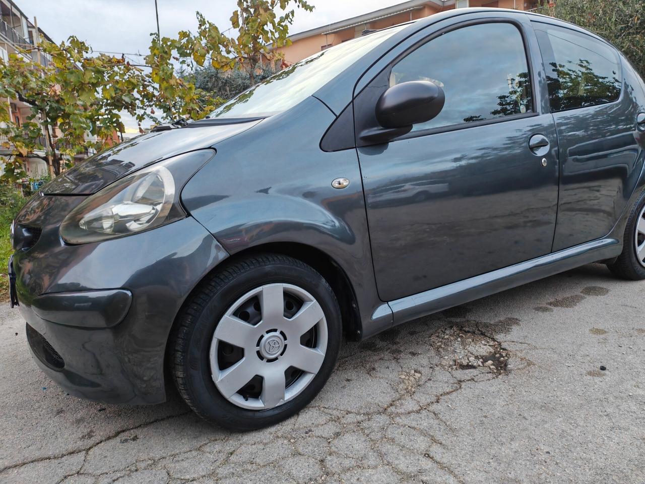 Toyota Aygo GPL con Tablet Android