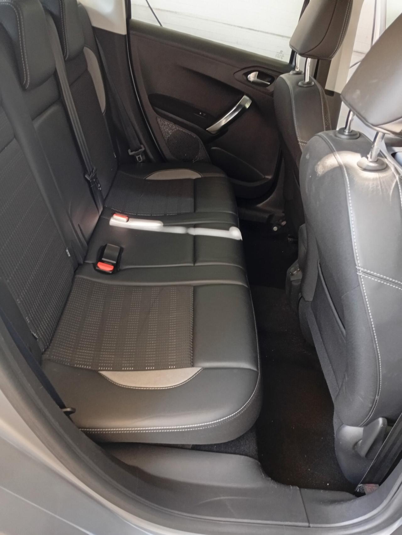 Peugeot 2008 BlueHDi 120 S&S Allure