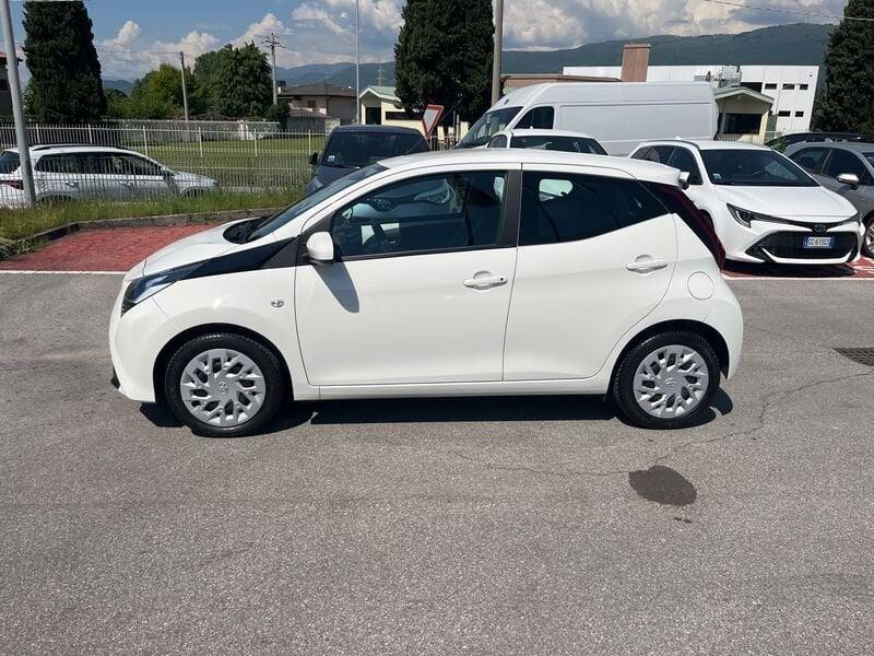 Toyota Aygo Connect 1.0 VVT-i 72 CV 5 porte x-play MMT