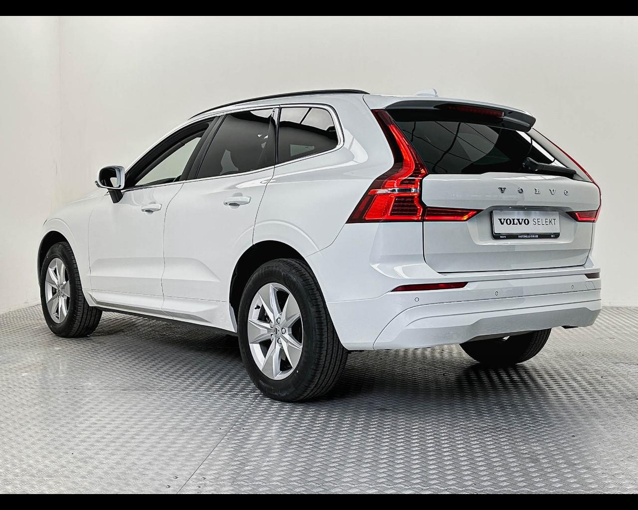 VOLVO XC60 B5 (B) AWD Geartronic Momentum Pro