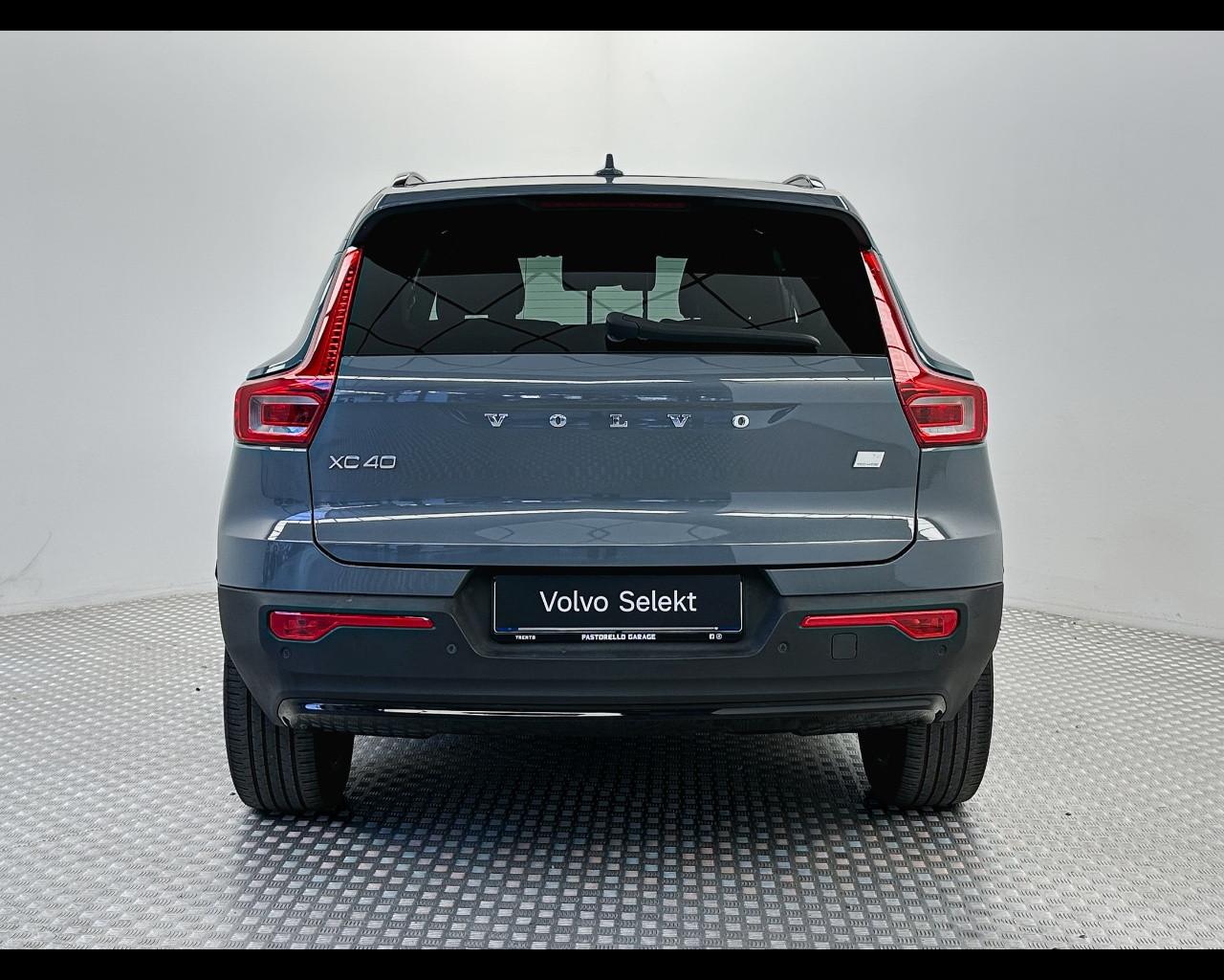 VOLVO XC40 T4 Recharge Plug-in Hybrid automatico Ultimate Dark