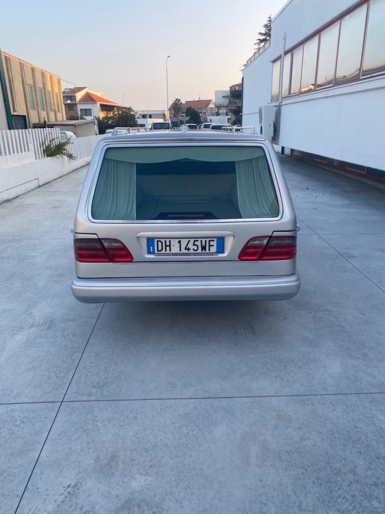 Mercedes allestimento auto funebre carro funebre