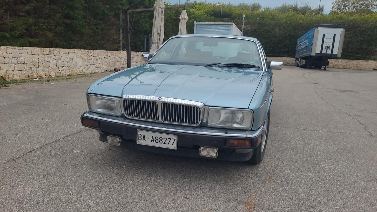 Jaguar XJ40 Jaguar