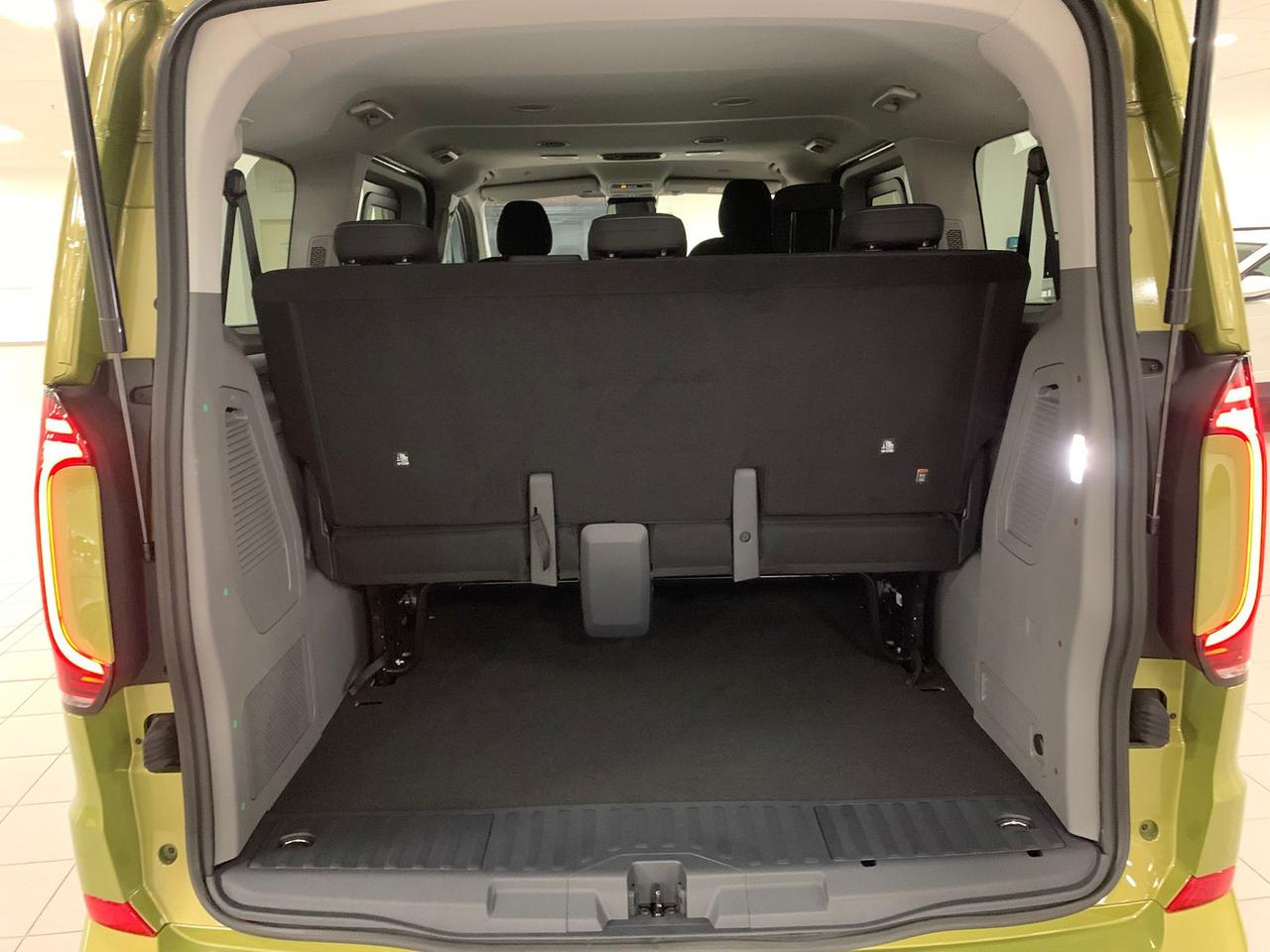 Volkswagen T7 Caravelle t7 2.0 tdi 150cv life l1