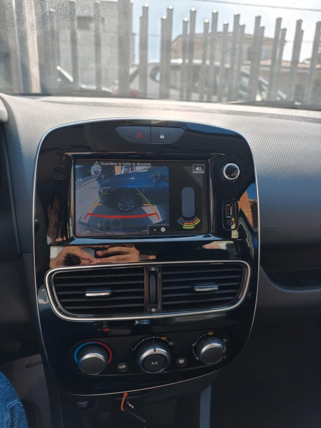 Renault Clio TCe 12V 90 CV GPL 5 porte Moschino Zen