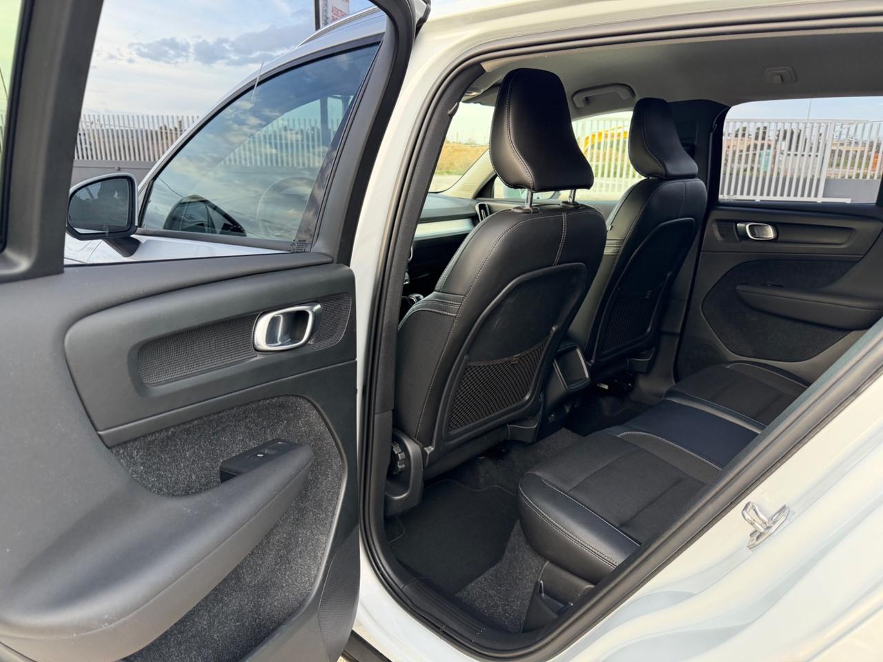 VOLVO XC40 2.0 D3 150CV MANUALE FULL LED MY20