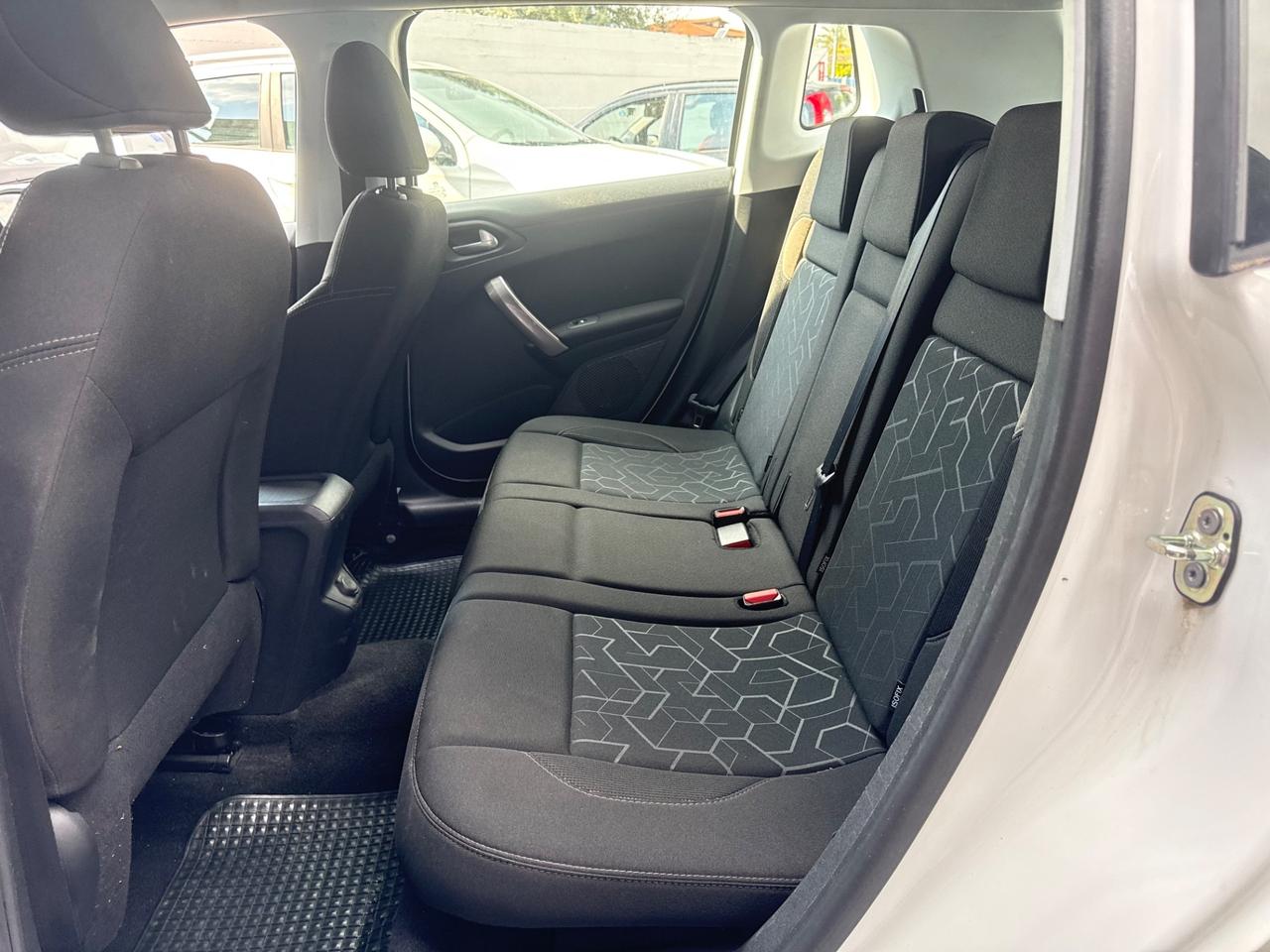 Peugeot 2008 2015 allure full optional