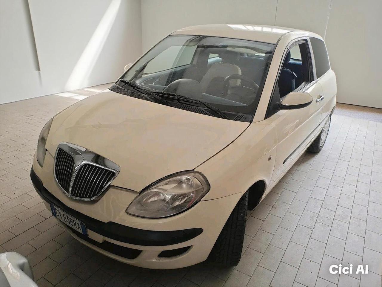 Lancia Ypsilon 1.2 16V Argento