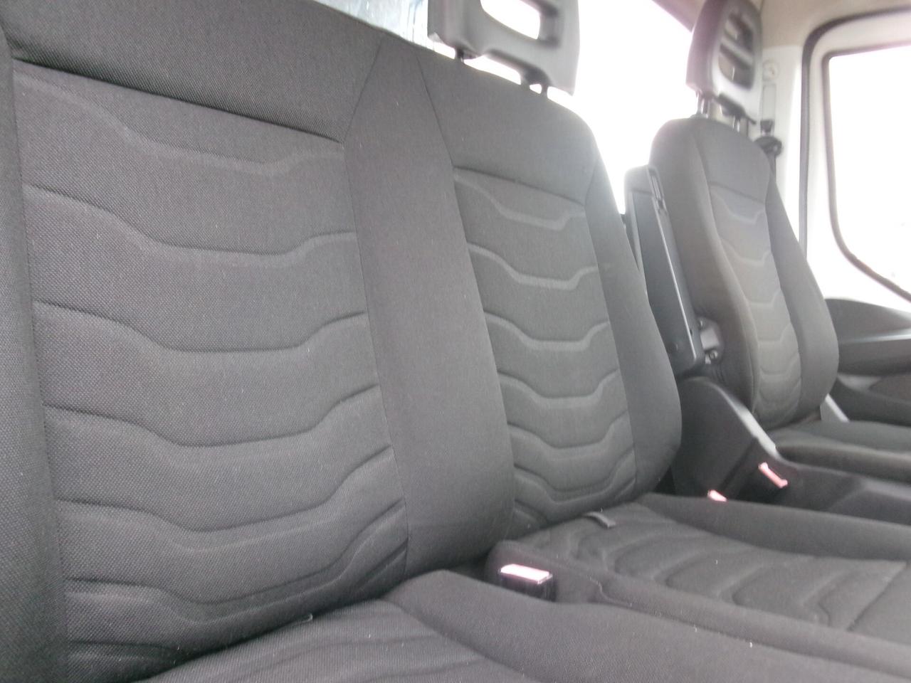Iveco Daily 60C15 3000 150CV E5 RIBALTABILE TRILATERALE NUOVO PORTATA 27 QUINTALI