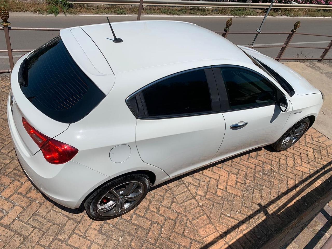 Alfa Romeo Giulietta 1.6 JTDm-2 120 CV Distinctive