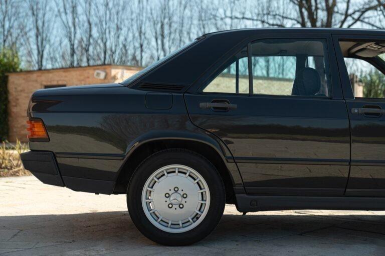 1988 MERCEDES-BENZ 190 E - MER00293