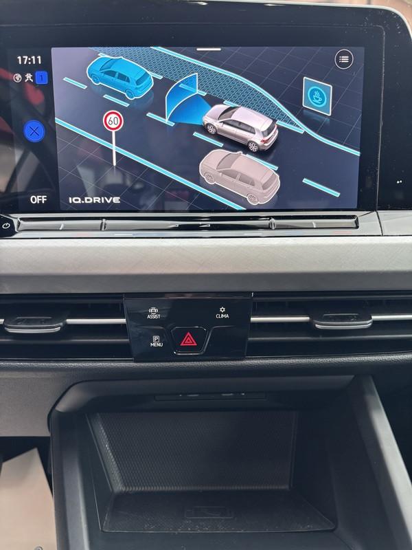 Volkswagen Golf 2.0 tdi Life 115cv dsg LED-NAVI-CAM