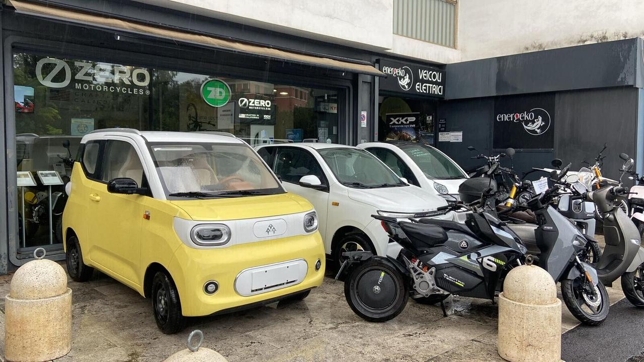 Altro Altro DESNER W300 ELETTRICA 4 POSTI 215km autonomia
