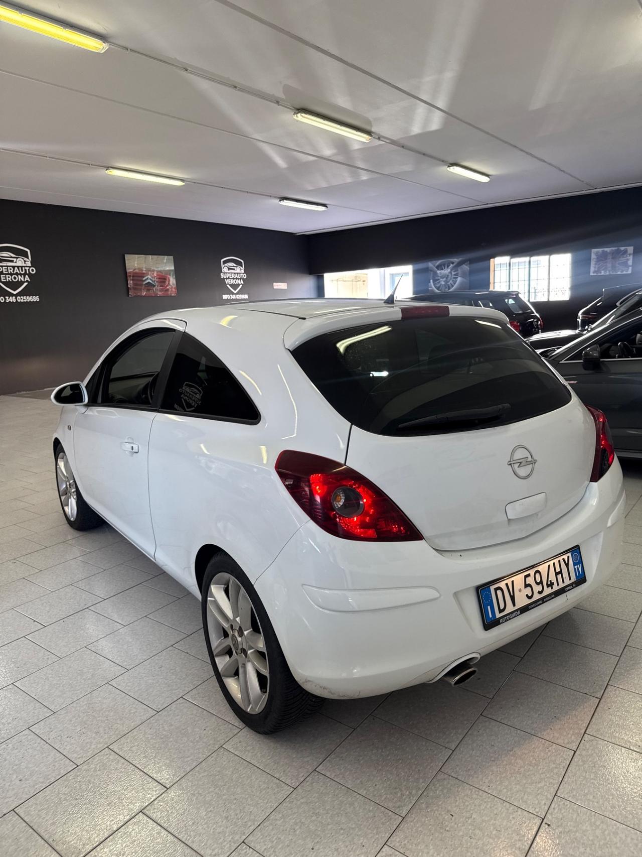 Opel Corsa 1.2 3 porte Sport